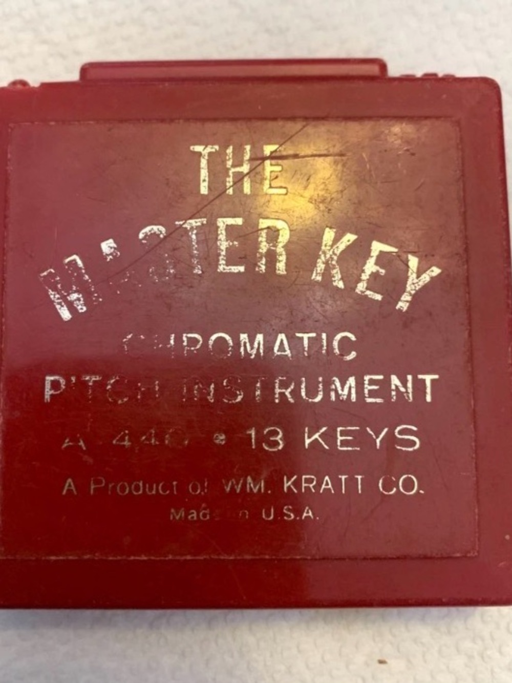 VTG. Chromatic Pitch Pipe
Instrument The Master Key
WM Kratt Co A-440 13 Keys